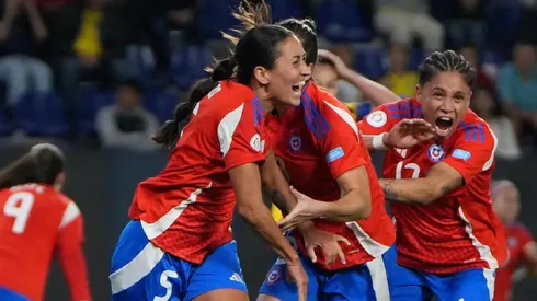 La Roja femenina ganó y queda a tiro de cañón para meterse en semis.