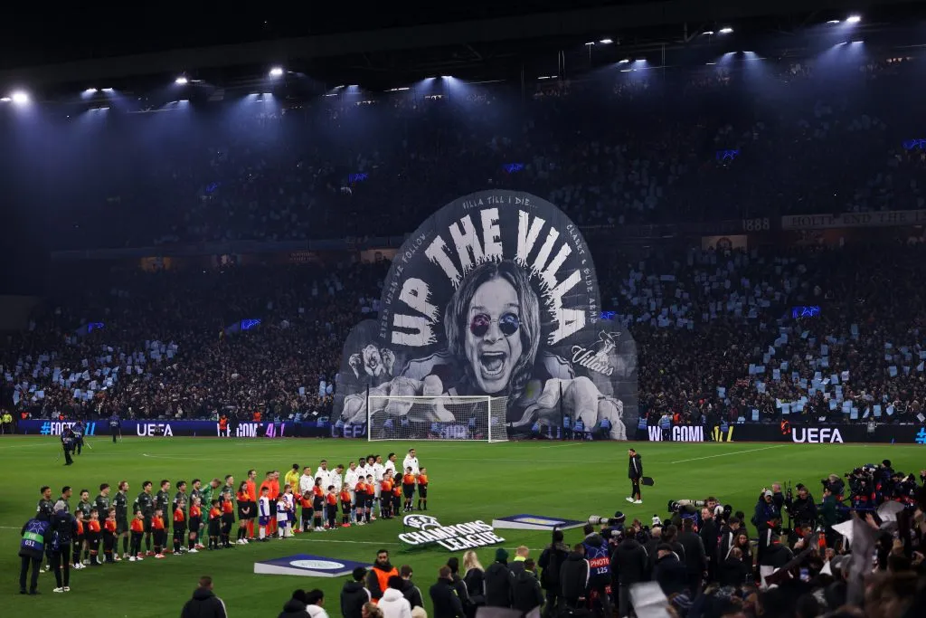 El homenaje que recibió Ozzy Osbourne en partido del Aston Villa en la Champions League. (Foto: Getty)
