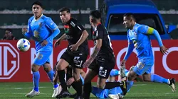 Bolívar goleó a Palestino en La Paz.