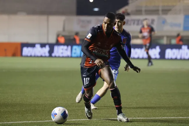 Universidad de Chile habría fijado su atención en Luis Guerra. Ya le anotó un gol con Deportes Limache.