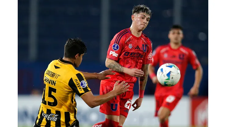Universidad de Chile perdió ante Guaraní, pero avanzó a octavos de final de la Copa LIbertadores.