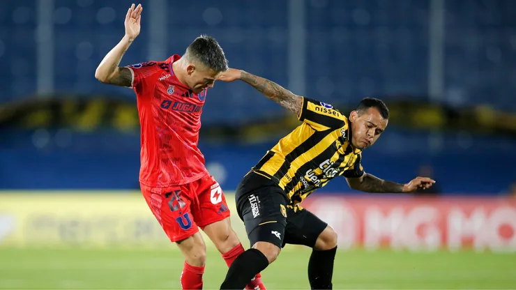 La sorpresiva decisión de Gustavo Álvarez con Charles Aránguiz en Universidad de Chile.