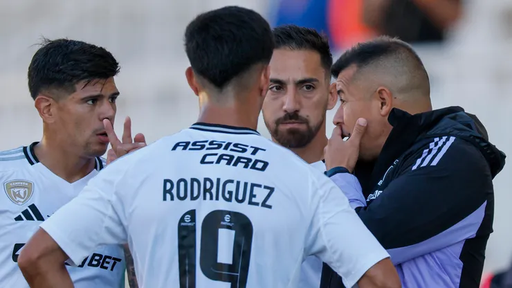 Jorge Almirón respalda a Salomón Rodríguez. (Foto: Photosport)