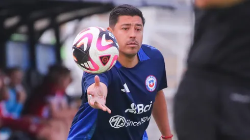 Nicolás Córdova se juntó con futbolistas chilenos en Argentina. (Foto: Photosport)
