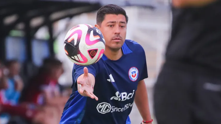 Nicolás Córdova se juntó con futbolistas chilenos en Argentina. (Foto: Photosport)
