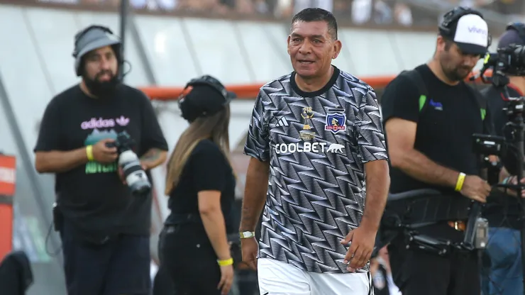 Francisco Huaiquipán fue captado con un look irreconocible (Photosport).