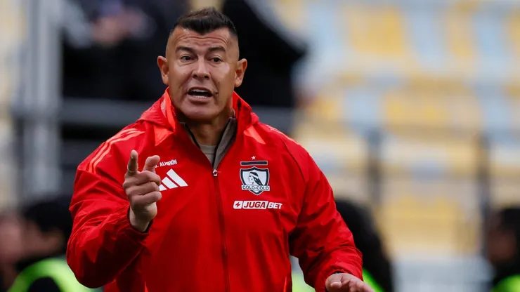 Almirón se quejó por adelantado de la cancha en San Fernando.