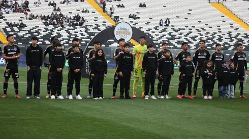 Arturo Vidal siguió la actuación de los juveniles de Colo Colo.