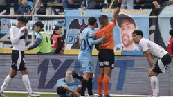 Hinchas albos pierden la paciencia con uno de sus refuerzos. (Foto: Jorge Loyola/Photosport)