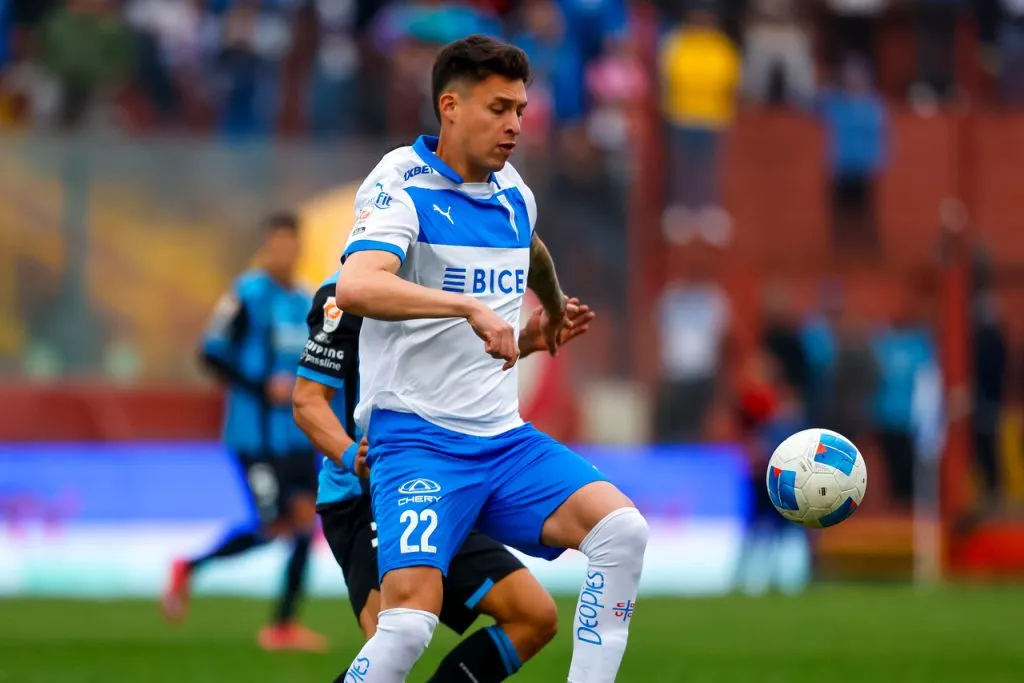 Alfred Canales el más criticado por los hinchas de la UC (Photosport).