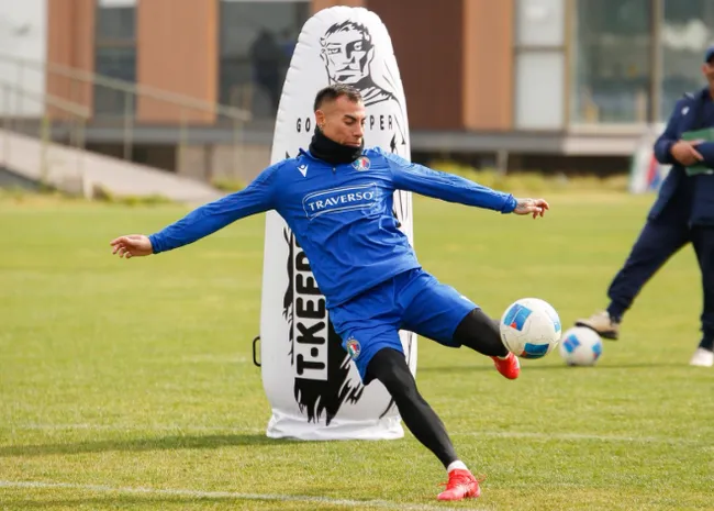 Eduardo Vargas no será titular en su primer partido en Audax Italiano (Photosport).