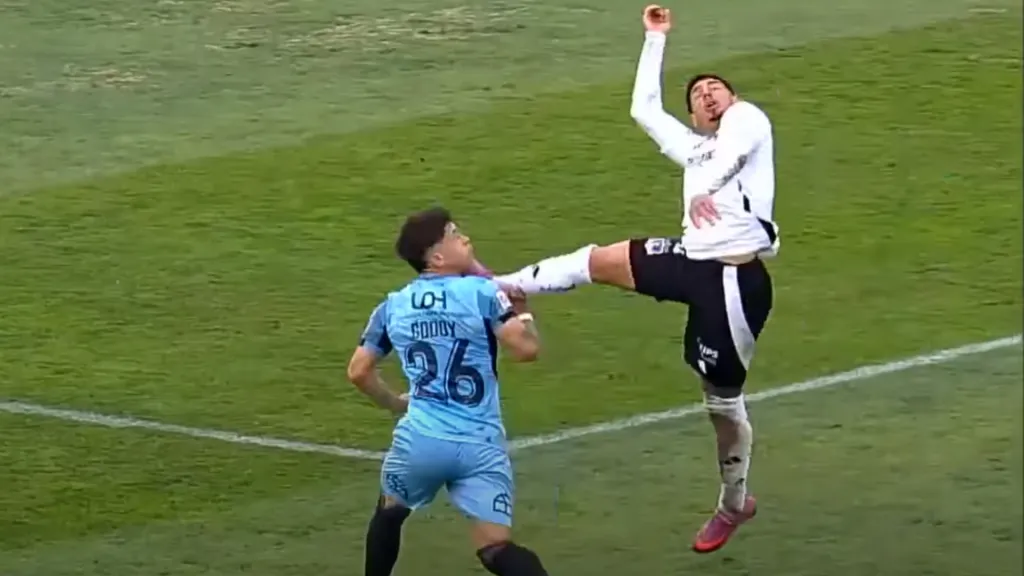 Alan Saldivia debió ser expulsado en el empate 1-1 entre Colo Colo y O’Higgins.