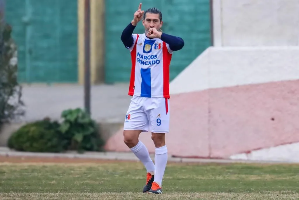 Así luce actualmente ‘Hormona’ Gómez con los colores del club Marcos Trincado (Facebook).