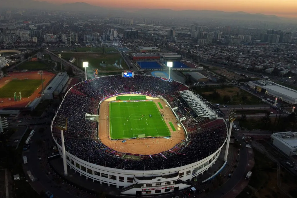 La U tendrá que salir del Estadio Nacional. | Foto: Photosport