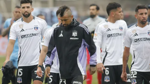 Jugadores de Colo Colo comparten fuera de la cancha. (Foto: Photosport)
