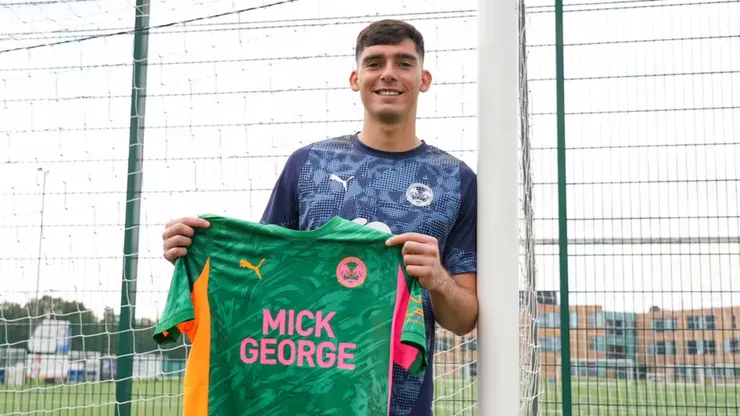 Vicente Reyes tiene nuevo club en Inglaterra.