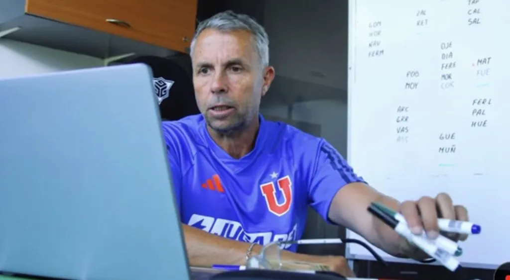 Álvarez sigue barajando alternativas en el mercado de fichajes | FOTO: Universidad de Chile