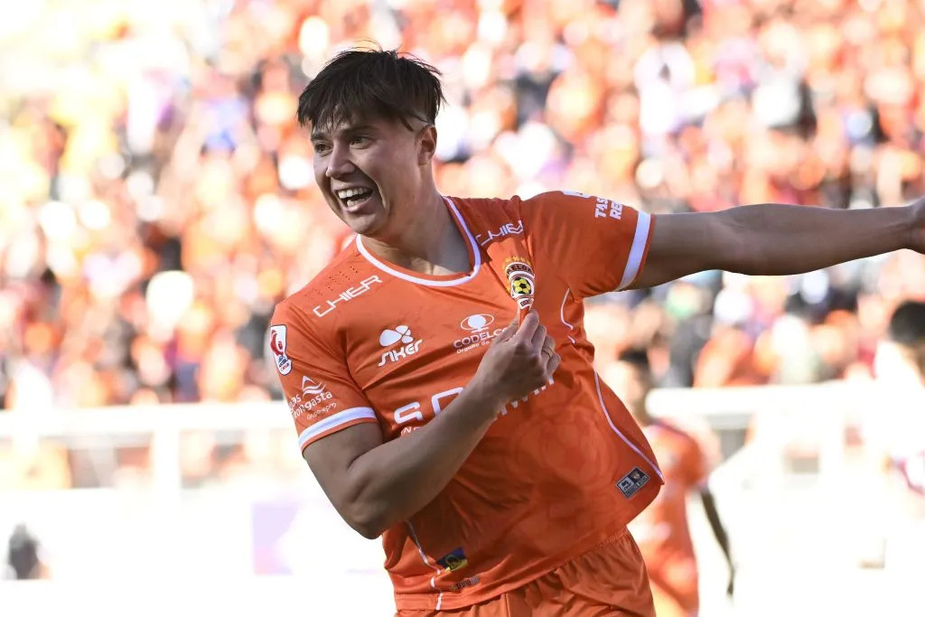Aldrix Jara anotó tres tantos en el 4-1 de Cobreloa a Rangers. (Foto: Photosport)