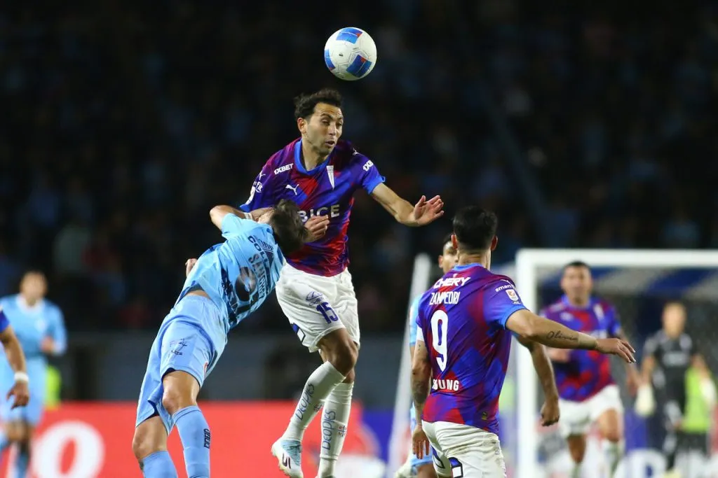 La UC no levanta cabeza. | Foto: Photosport