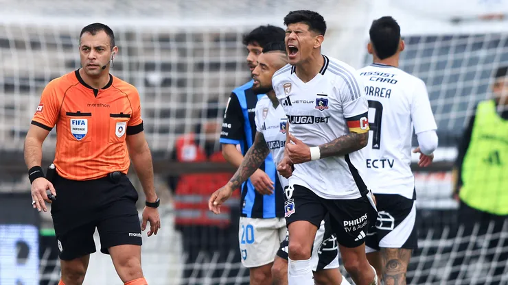 Esteban Pavez se refiere a los arbitrajes. (Foto: Photosport)