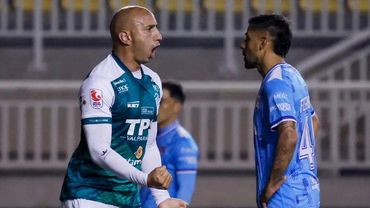 Santiago Wanderers sigue a la caza de los punteros en Primera B (Photosport).