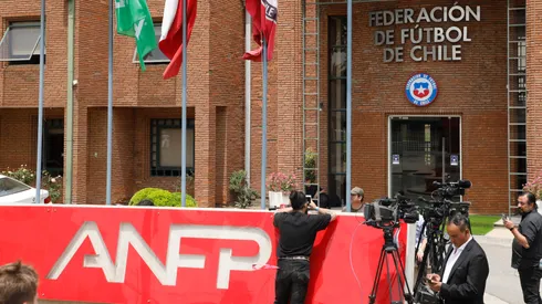 ANFP tendrá que pagar millonario monto a Warner. (Foto: Photosport)