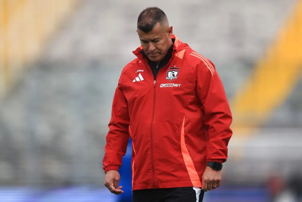 Almirón, nuevamente expulsado en Colo Colo. | Foto: Photosport