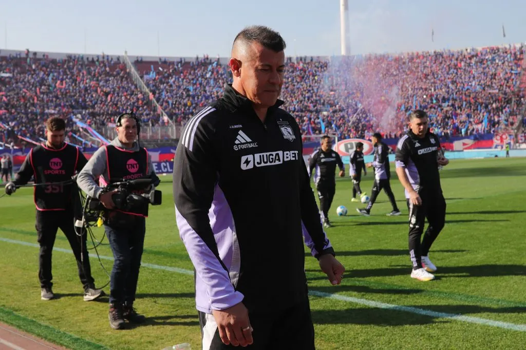 Duro mazazo para el cuerpo técnico de Jorge Almirón (Photosport).