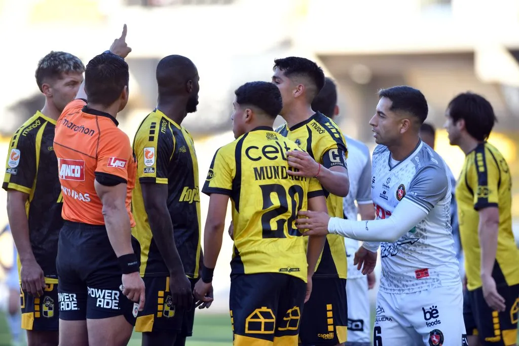 Deportes Limache denunció a Coquimbo Unido por presuntos hechos de violencia.