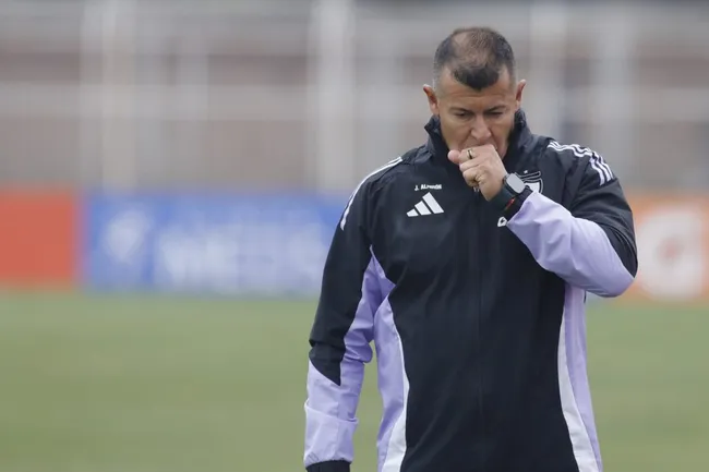 Almirón tendrá que arreglárselas con lo que tiene actualmente en el plantel | FOTO: Jorge Loyola/Photosport