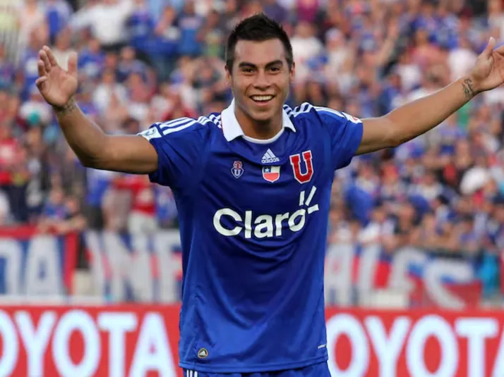 Director de Azul Azul le abre las puertas a Eduardo Vargas