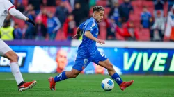 Tincho Gálvez dejó fuera a Lucas Assadi de las figuras de U. de Chile ante U. Española.