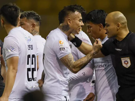 Vargas anotó su primer golazo... pero fue anulado con polémica