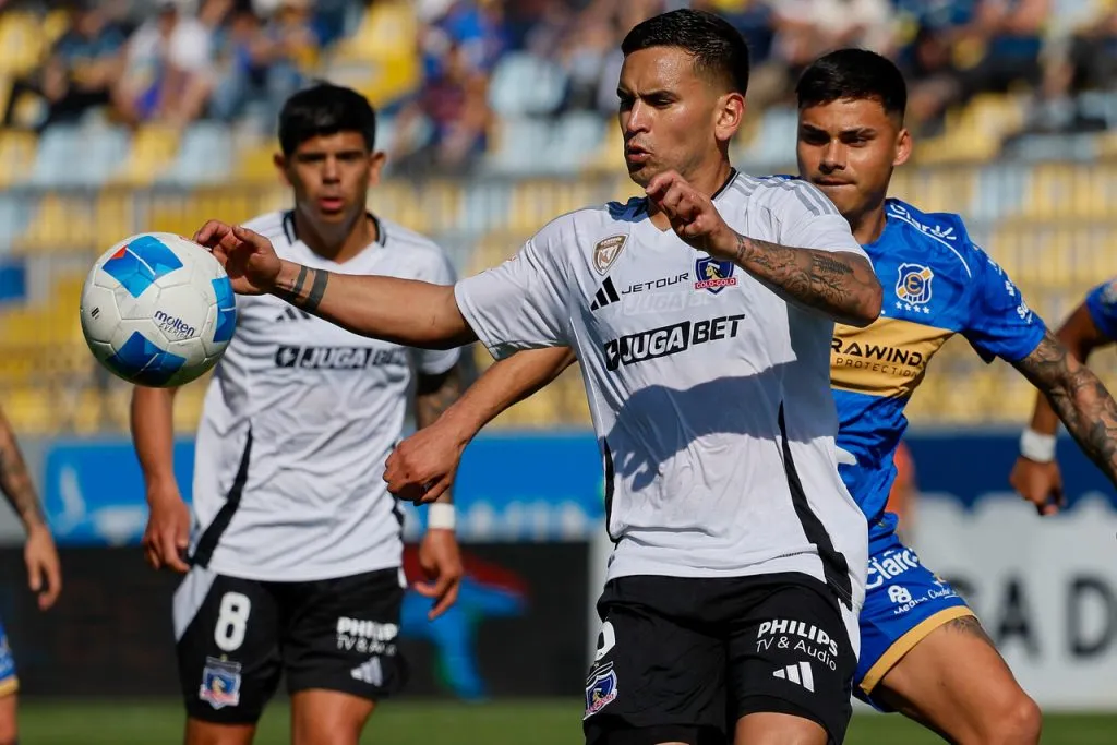 Vegas protagonizó polémico penal. | Foto: Photosport