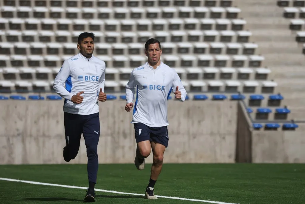 Escobar y Farías serían bajas para enfrentar a Colo Colo. | Foto: Photosport