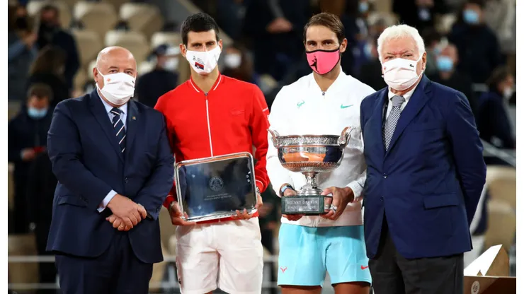 A la derecha, Nicola Pietrangeli, leyenda del tenis italiano (Getty Images).