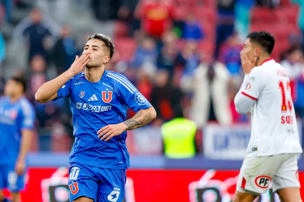 Lucas Assadi es la gran revelación en el segundo semestre de la U (Photosport).