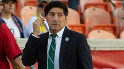 Iván Zamorano se acerca a la gerencia deportiva de Colo Colo.