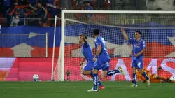 Assadi sacó un zapatazo para desatar la alegría azul (Photosport).