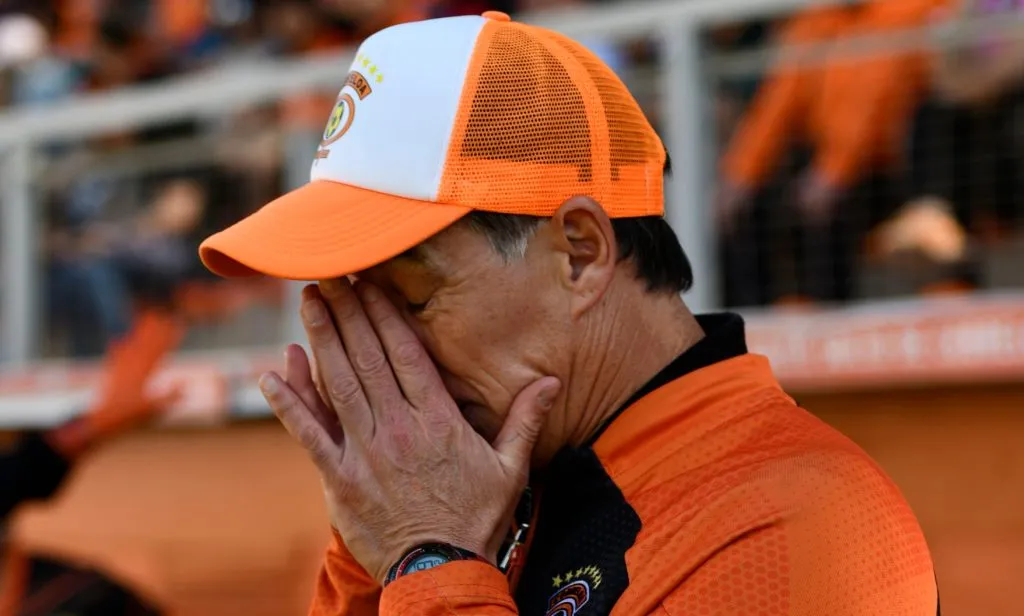 César Bravo analizó el partido tras la derrota contra el Morning y desató la ira de los hinchas loínos (Foto: Photosport)