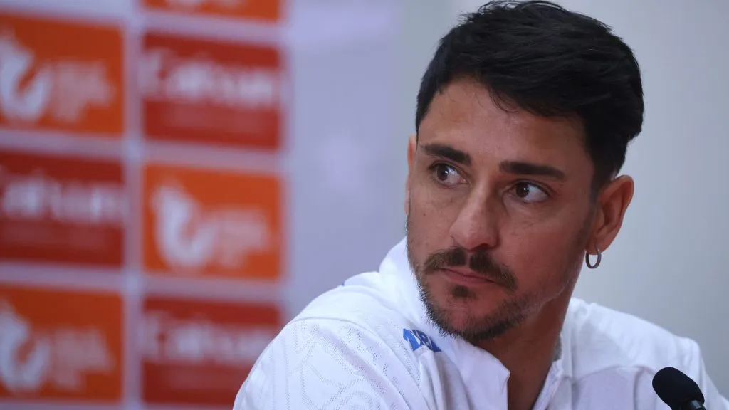 Fernando Zampedri calienta el clásico 188. con Colo Colo.