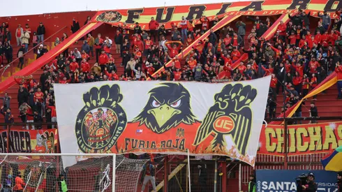 Hincha de Unión Española estalla contra uno de los delanteros.