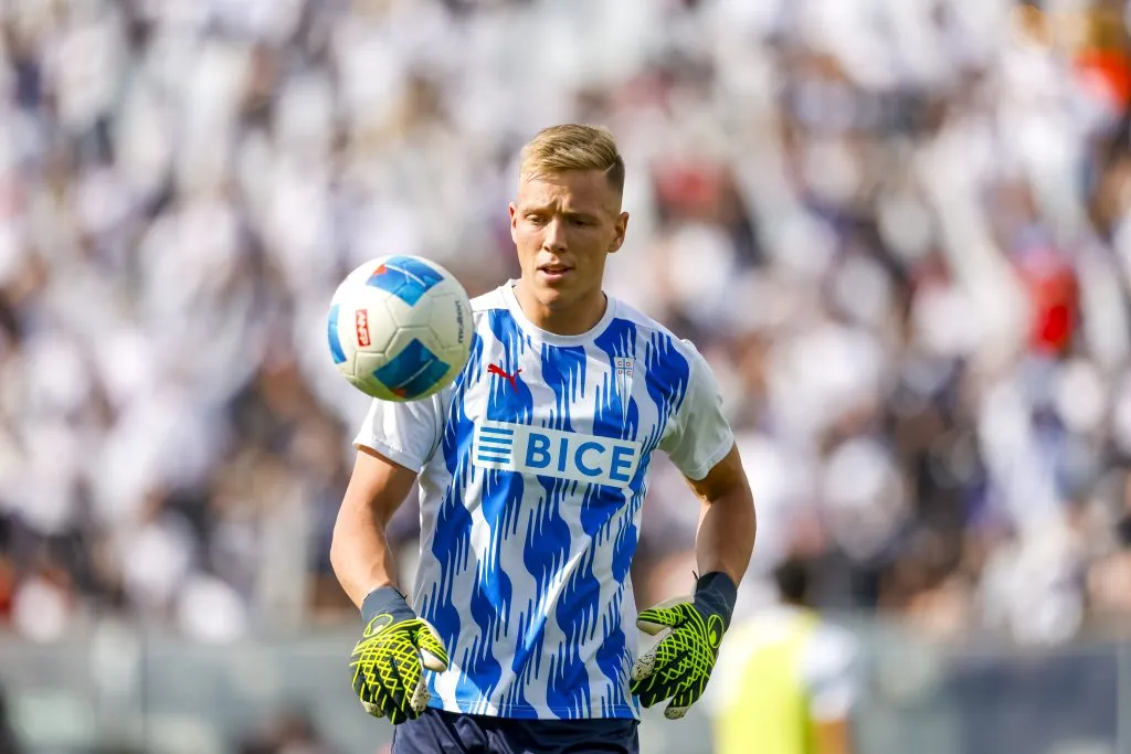 Vicente Bernedo fue el jugador más aplaudido de Universidad Católica en el 1T ante Colo Colo.