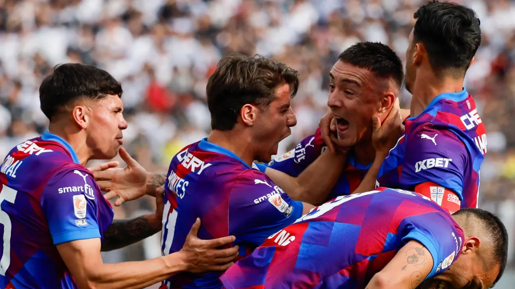 La UC festejó a costa de Colo Colo.