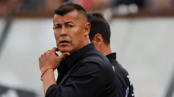 Los fanáticos de Colo Colo perdieron la paciencia con Jorge Almirón.