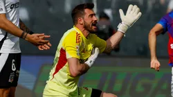 Colo Colo cayó ante la UC con criticada actuación de Fernando de Paul.