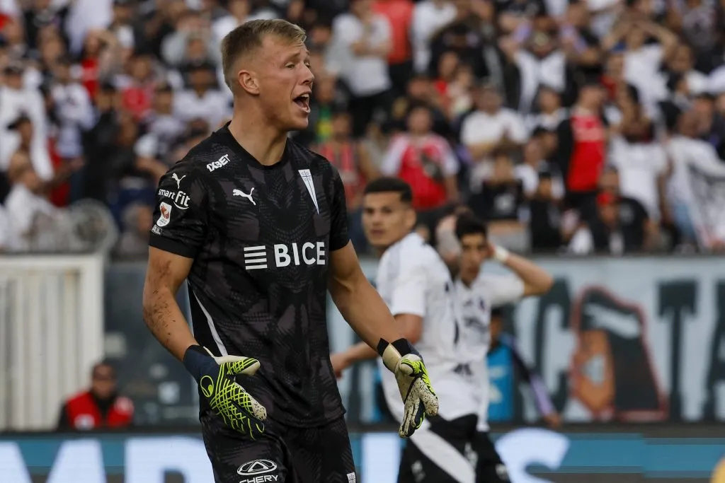 Johnny Herrera alabó el nivel de Vicente Bernedo ante Colo Colo.