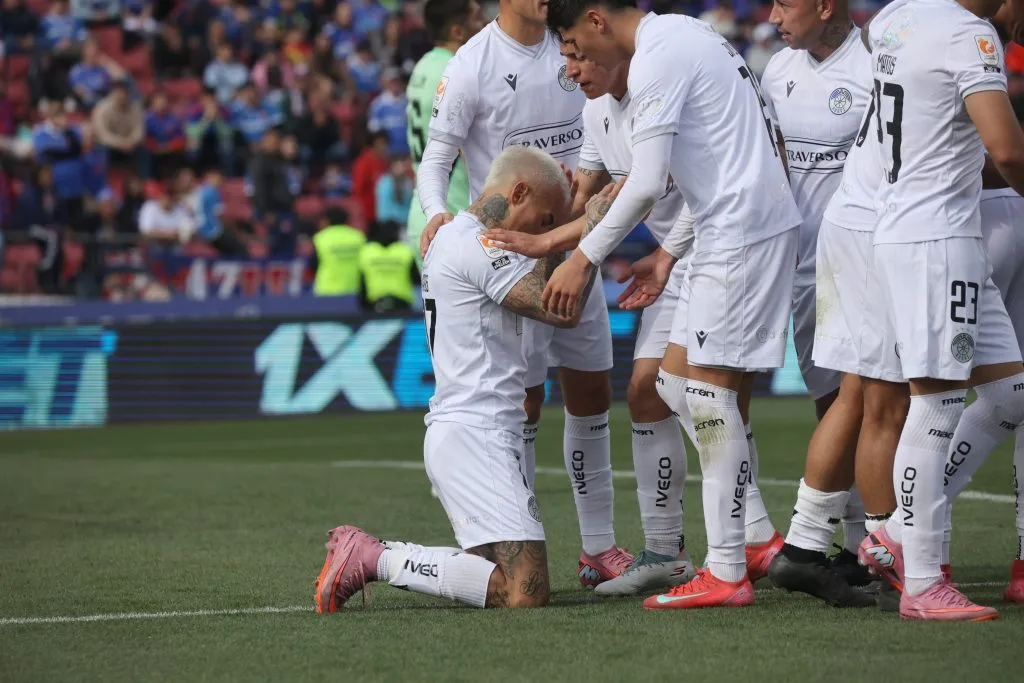 Eduardo Vargas y la ley del ex ante la U | Foto: Dragomir Yankovic/Photosport