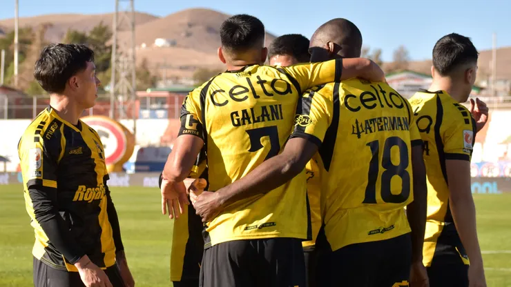 Los jugadores de Coquimbo, a puro festejo.