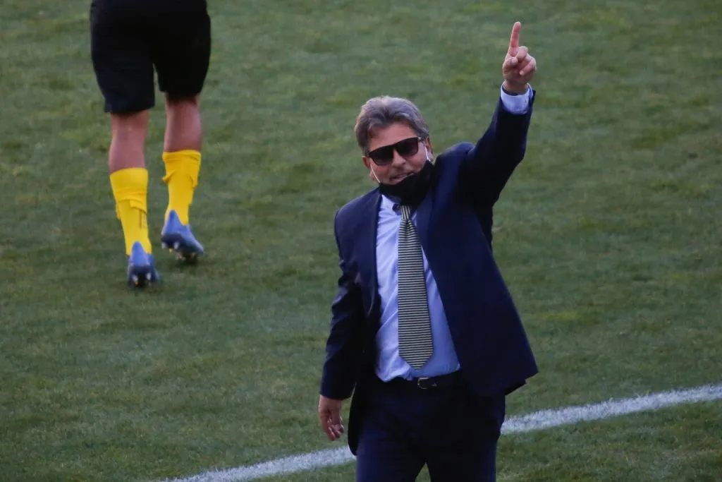 Peineta no se cierra a dirigir a Colo Colo. | Foto: Photosport